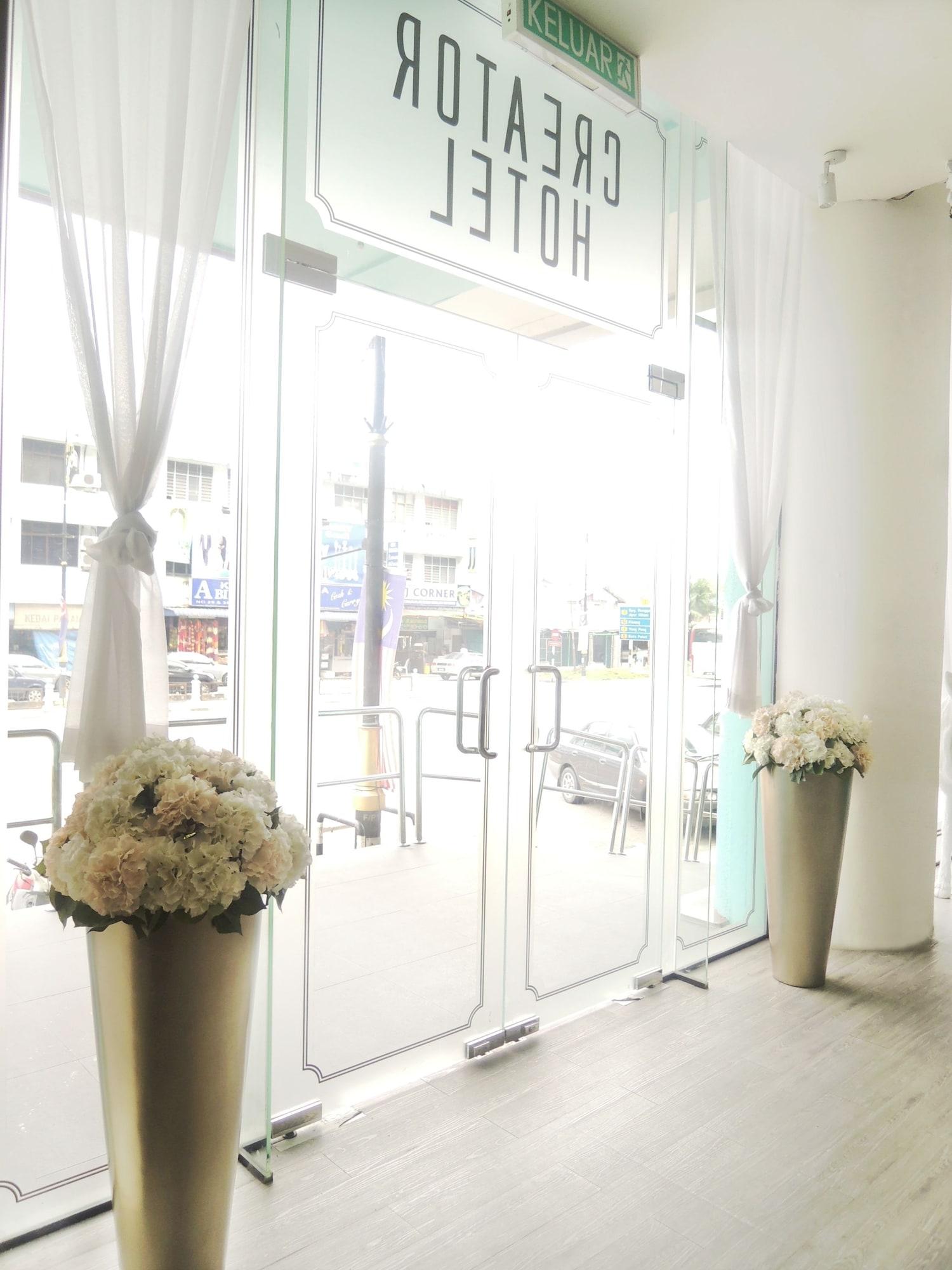 Creator Hotel Kulai Exterior photo